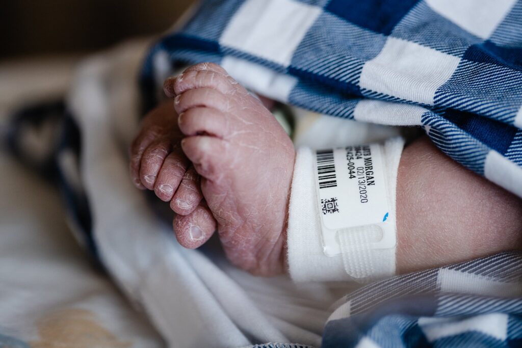 fresh 48 or newborn portraits? both are valuable in their own way
